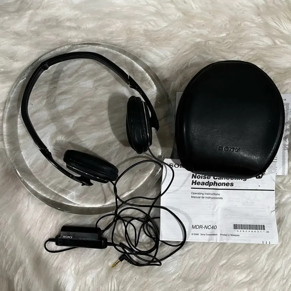 NEW Sony MDR-NC40 Noise Canceling Headphones NIC